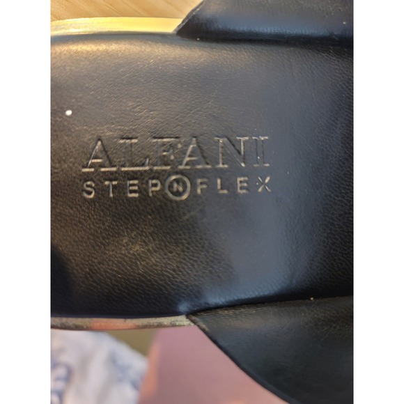 Alfani Step N Flex Black Leather Thong Sandals Women's Size 11M - Picture 5 of 5
